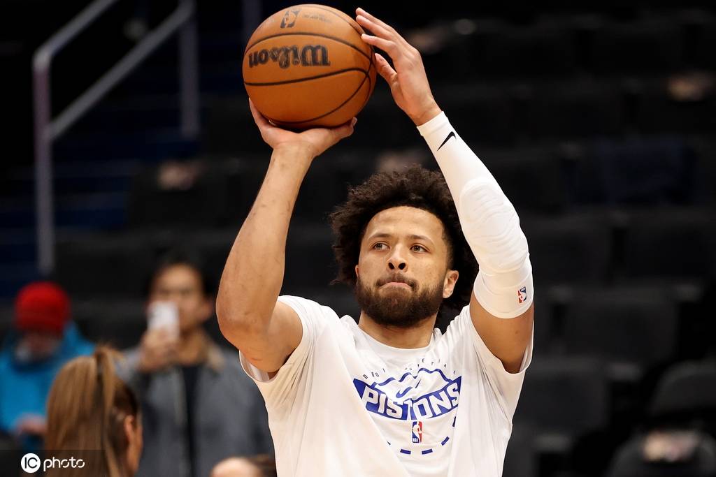 Shams：活塞队内对坎宁安4月中复出征战季后赛抱有期待